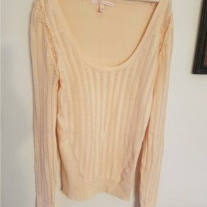 🎃 Victoria's Secret light tee w lace